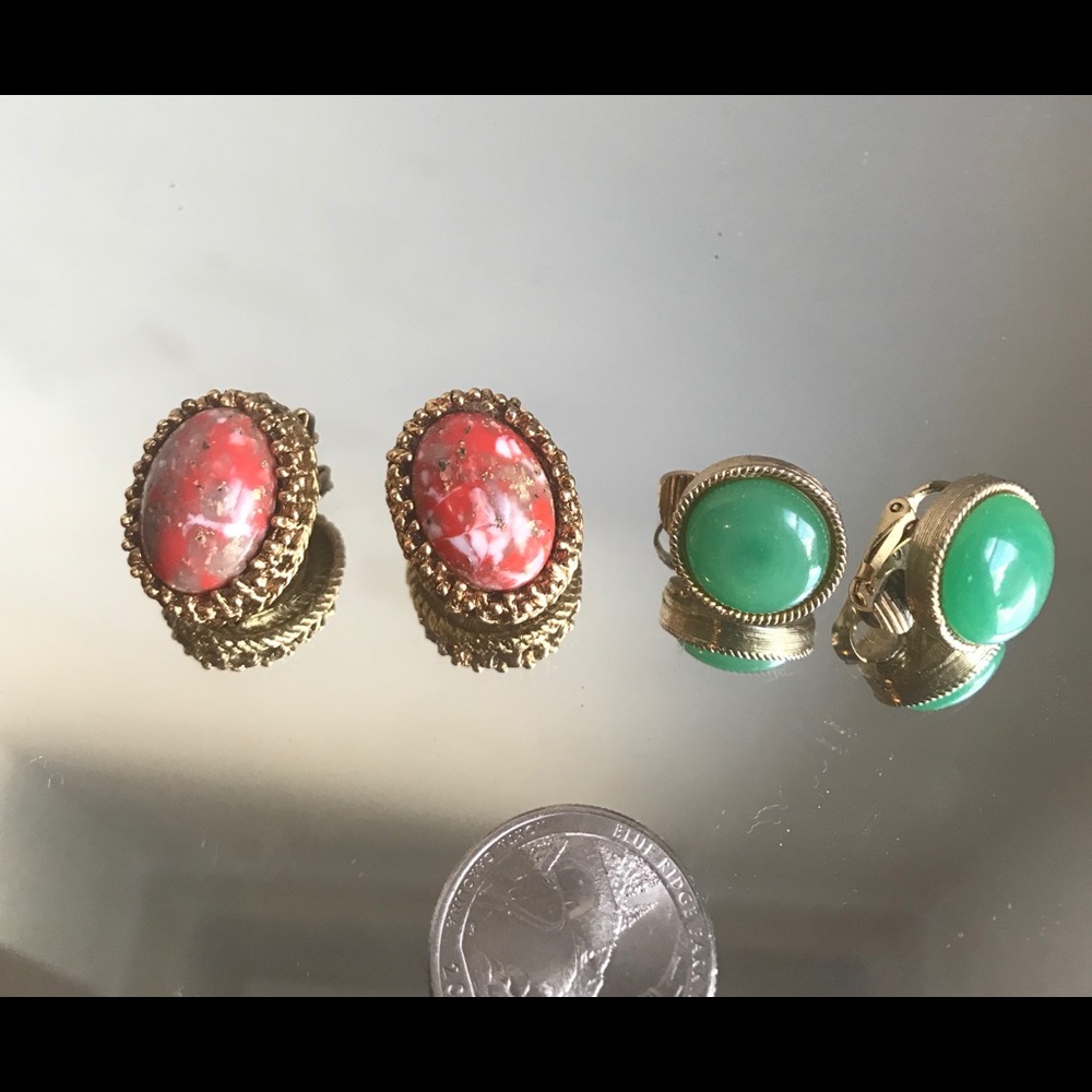 Set of vintage earrings - coral and green
